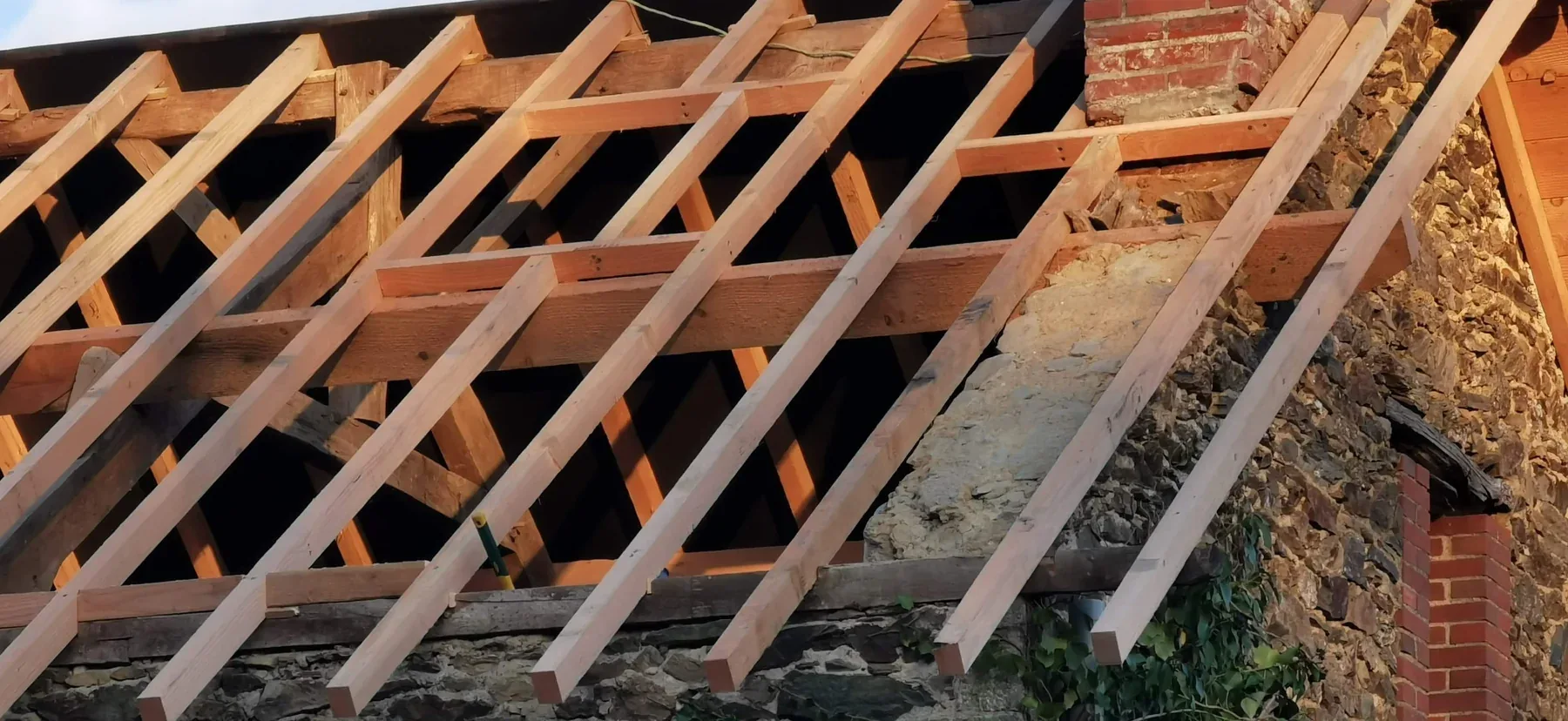 Toiture avant travaux avec couverture à reprendre en Haute-Vienne