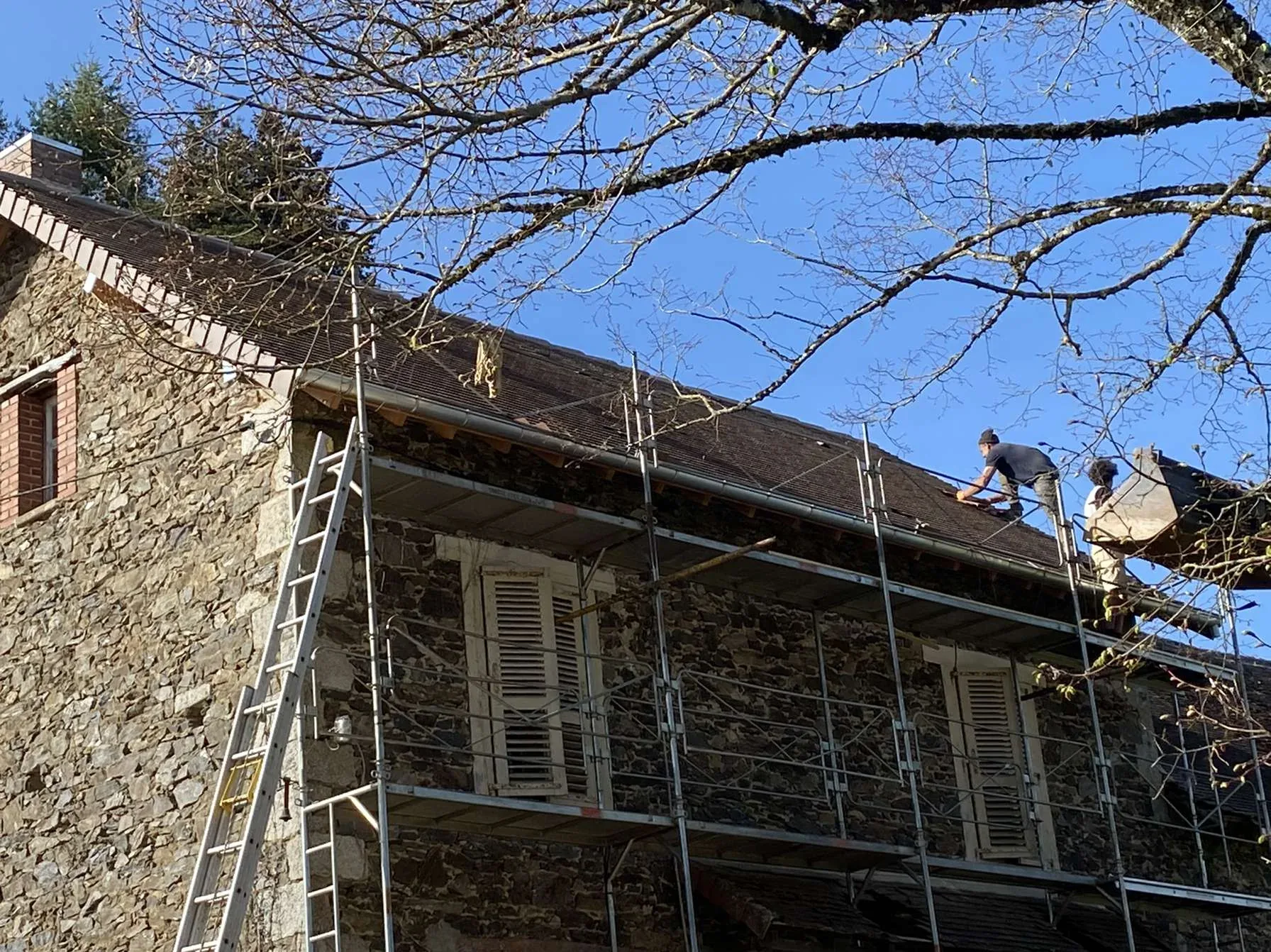 Reprise de charpente traditionnelle avant la pose de couverture